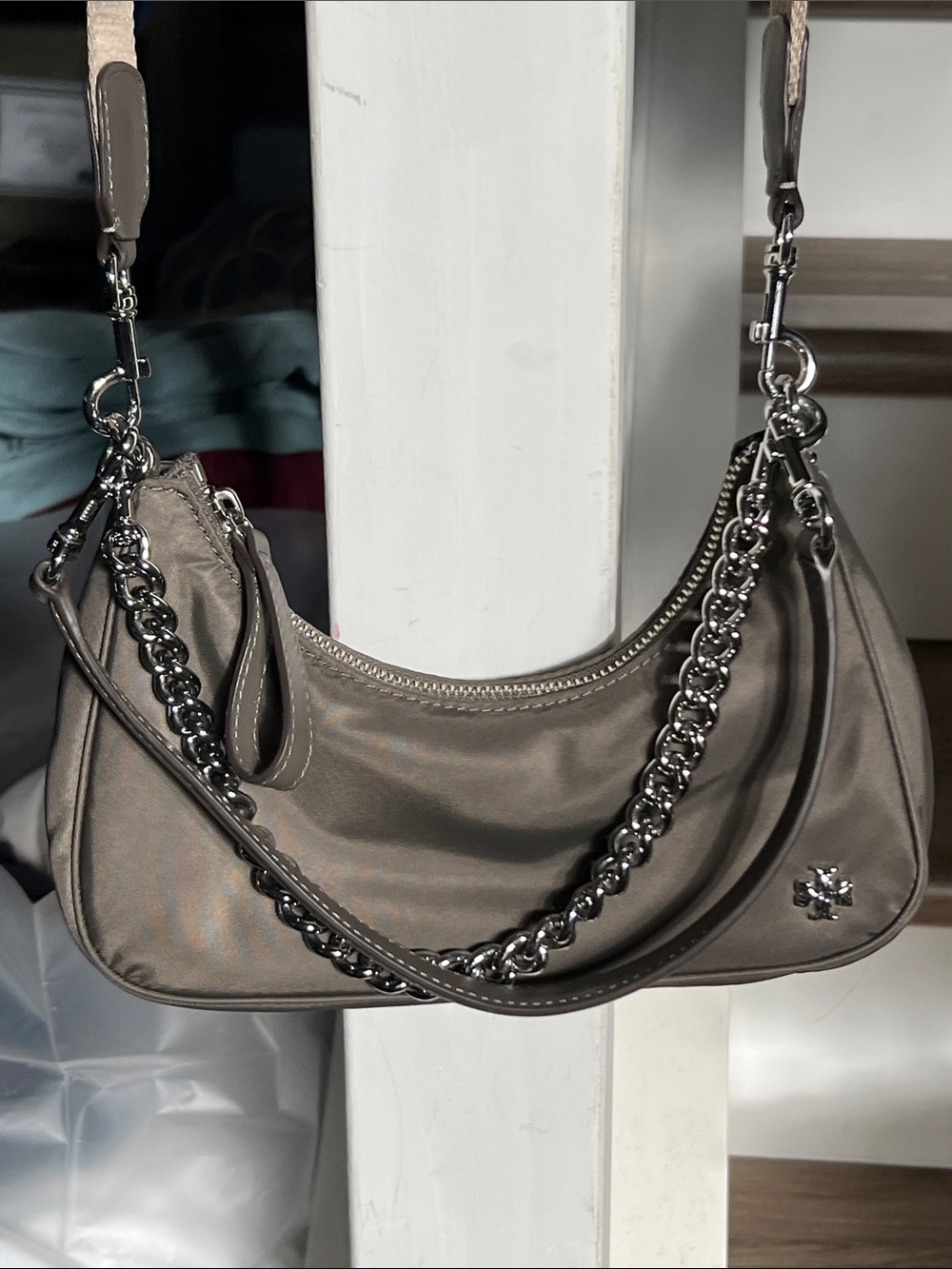 Tory Burch Mercer Small. Shoulder Bag with Chain, Shoulder & Crossbody Strap